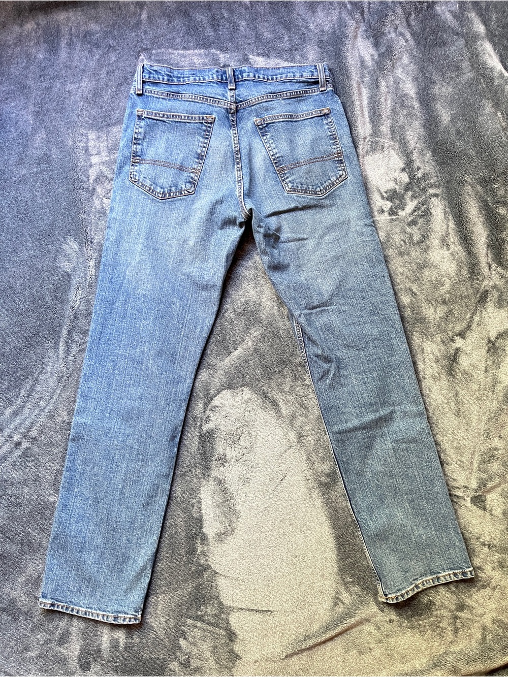 Arizona Jean Company Women's Straight Leg Jeans in Light Blue Wash - Picture 6 of 6